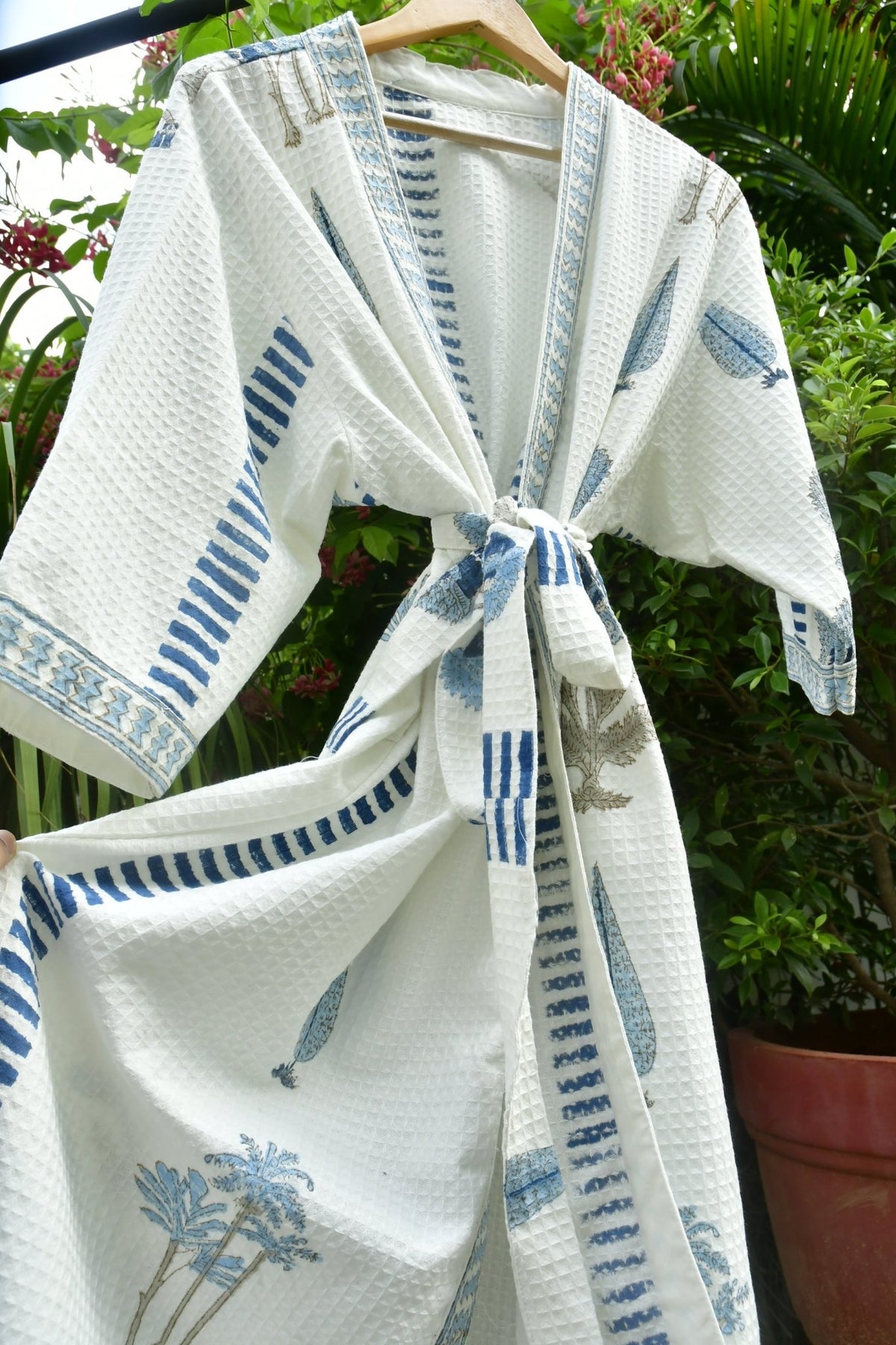 Blue white tree design bathrobe