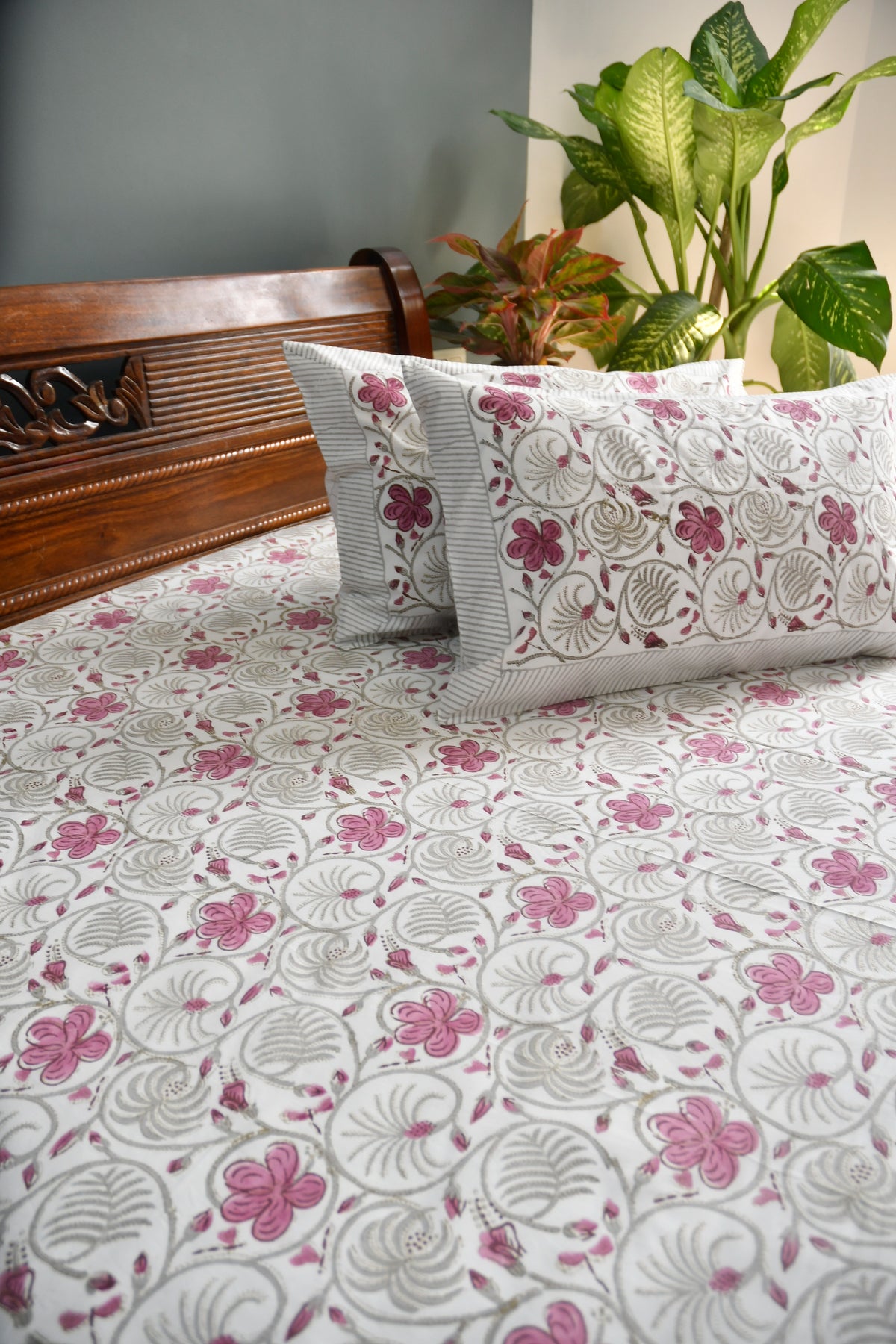 Hibiscus Bloom Bedsheet Jaipur 