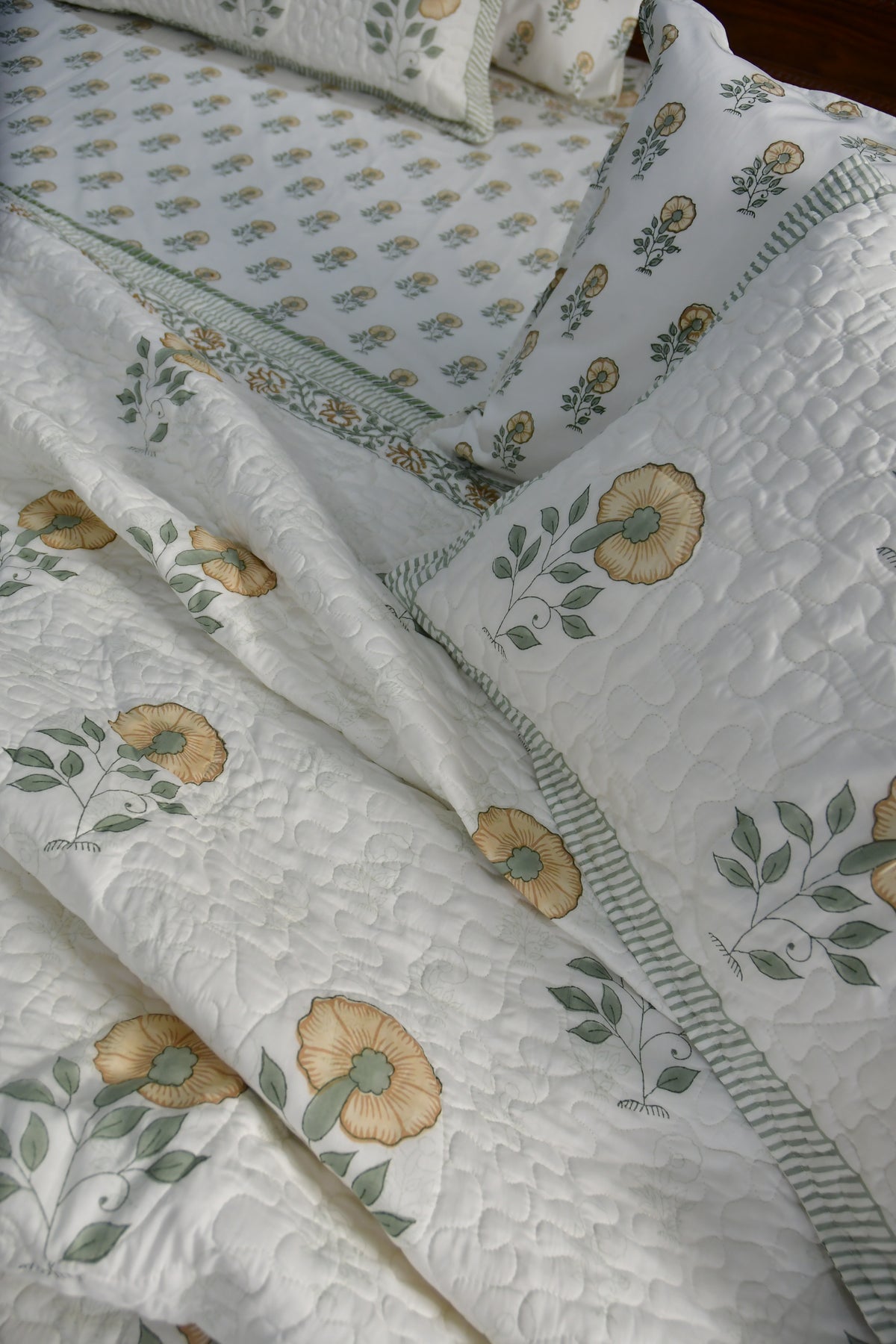 Quilted bedcover premium jaipuri