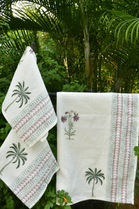 Bath and hand towel palm n flower