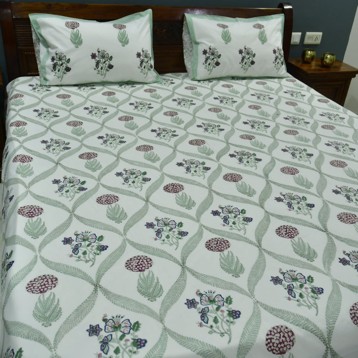 Floral bedsheet