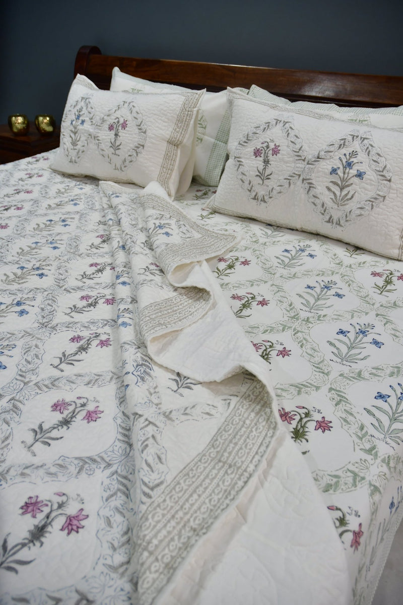 Classic Mughal Jaal Bedding set