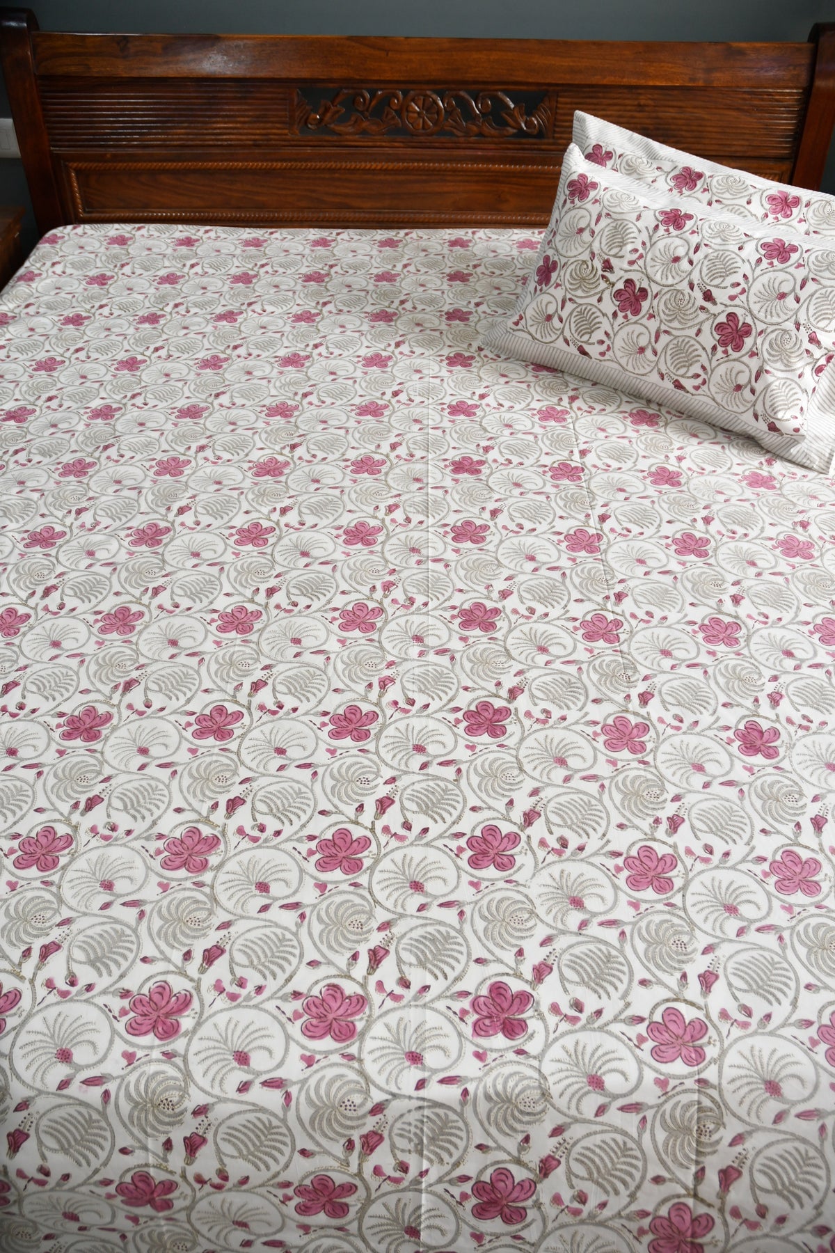 Hibiscus Bloom Bedsheet Organi color