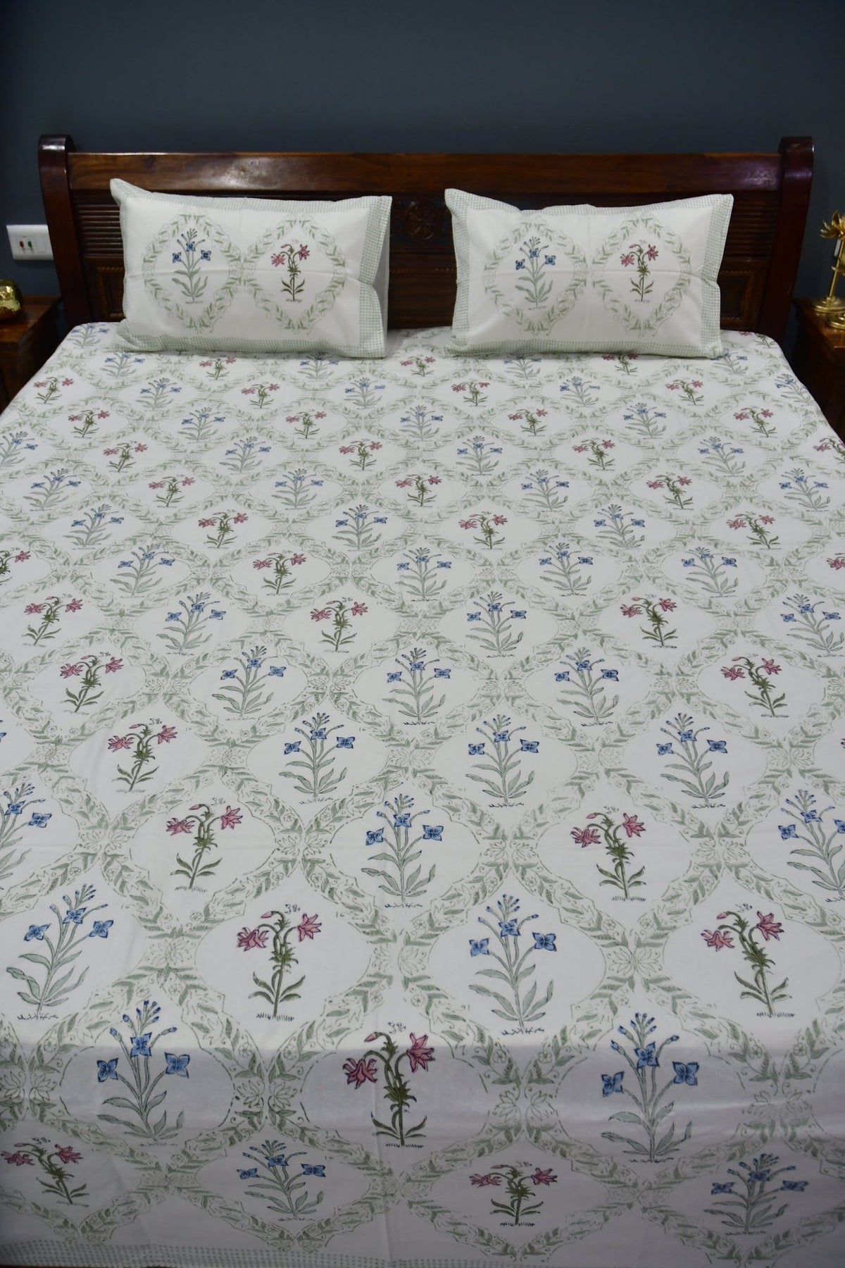 Classic Mughal Jaal Bedsheet