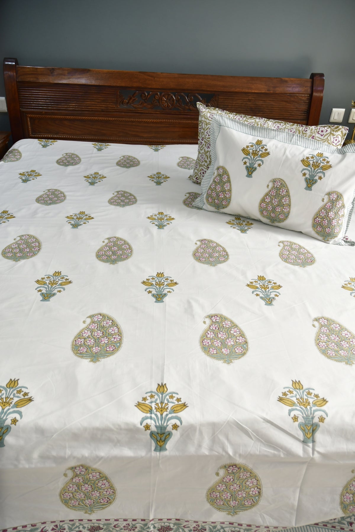 Royal Paisley Bedsheet Organic cotton