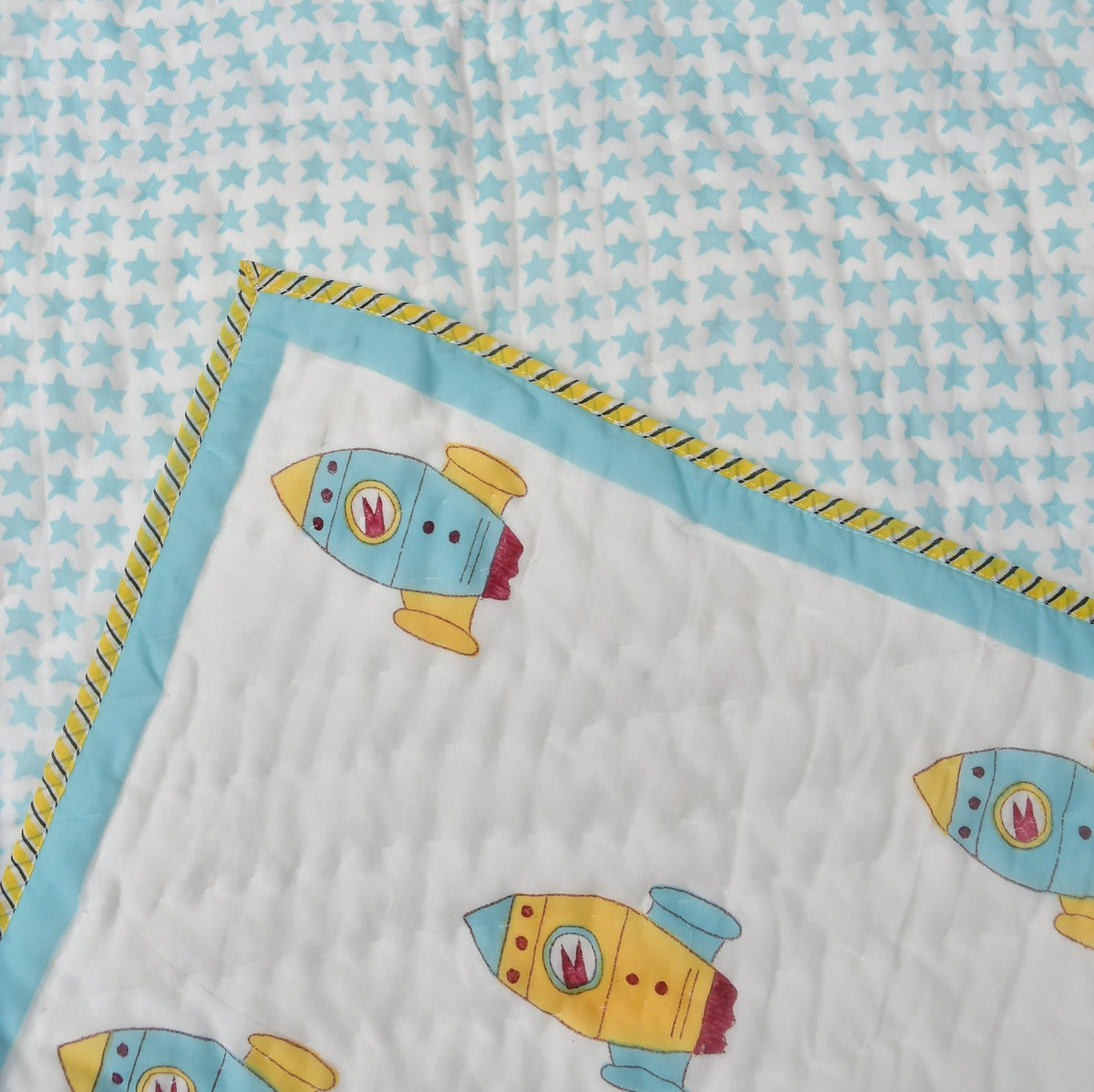 Reversible baby quilt