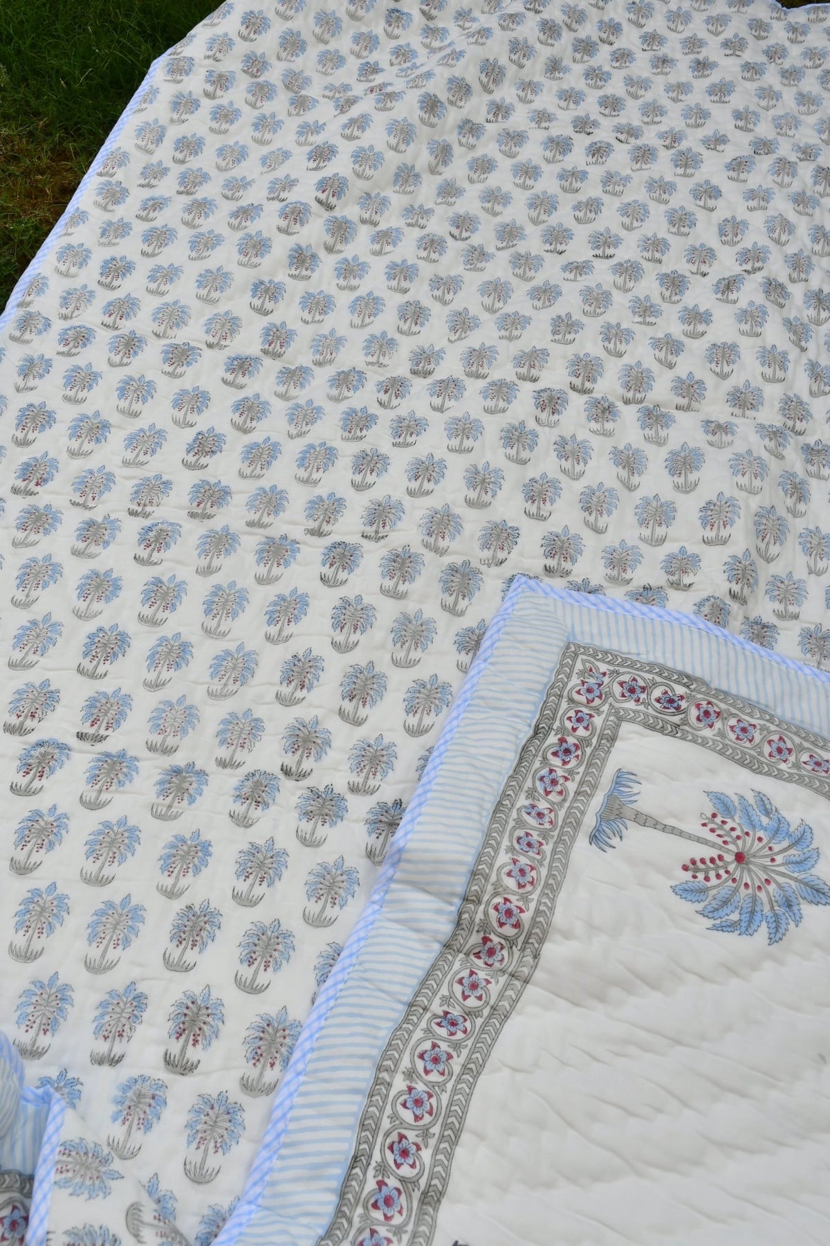 Premium white quilt