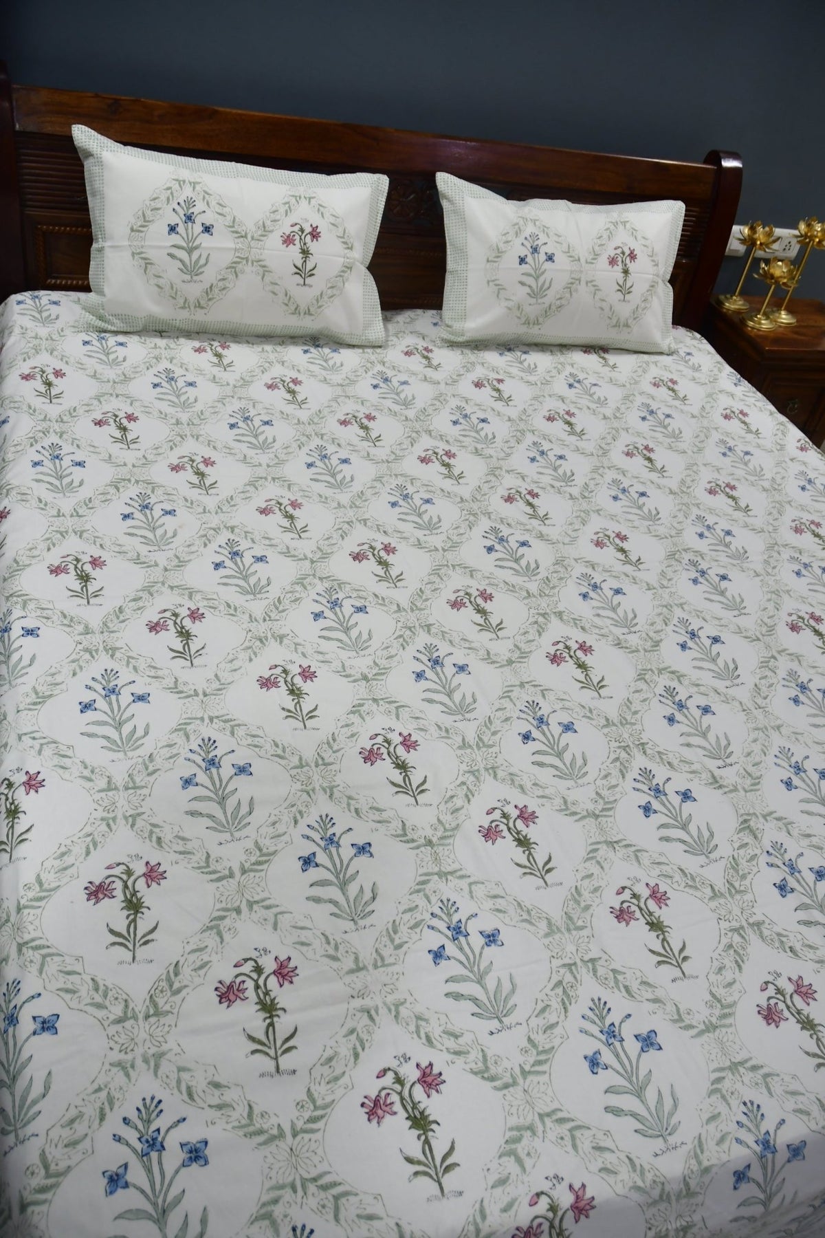 Classic Mughal Jaal Bedsheet