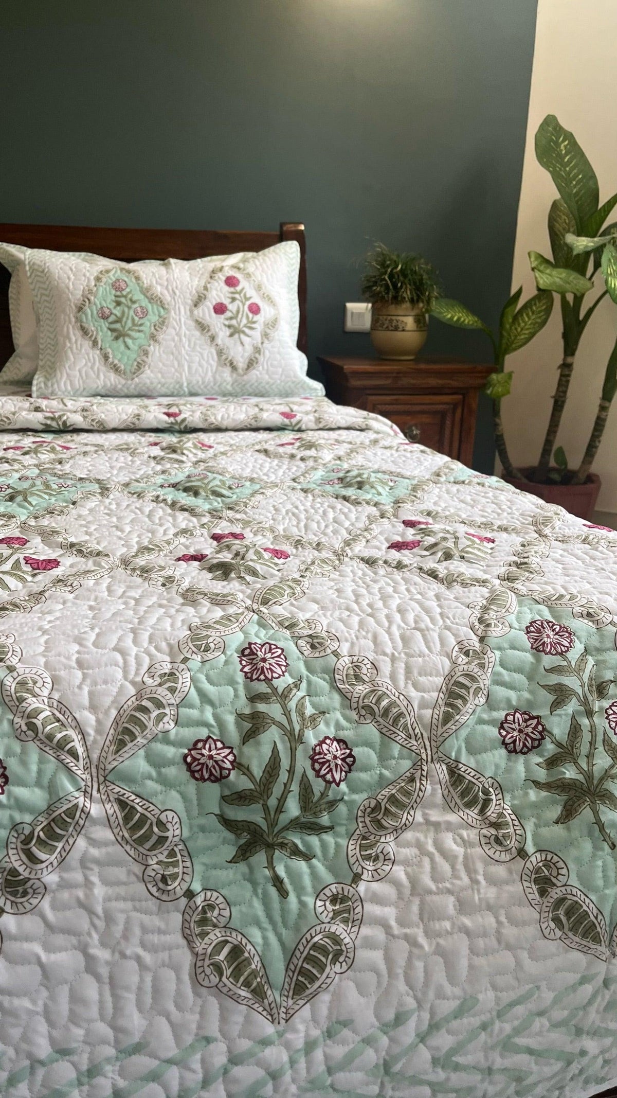 Sugandha Jaal Quilted bedcover Hand Blcok premium