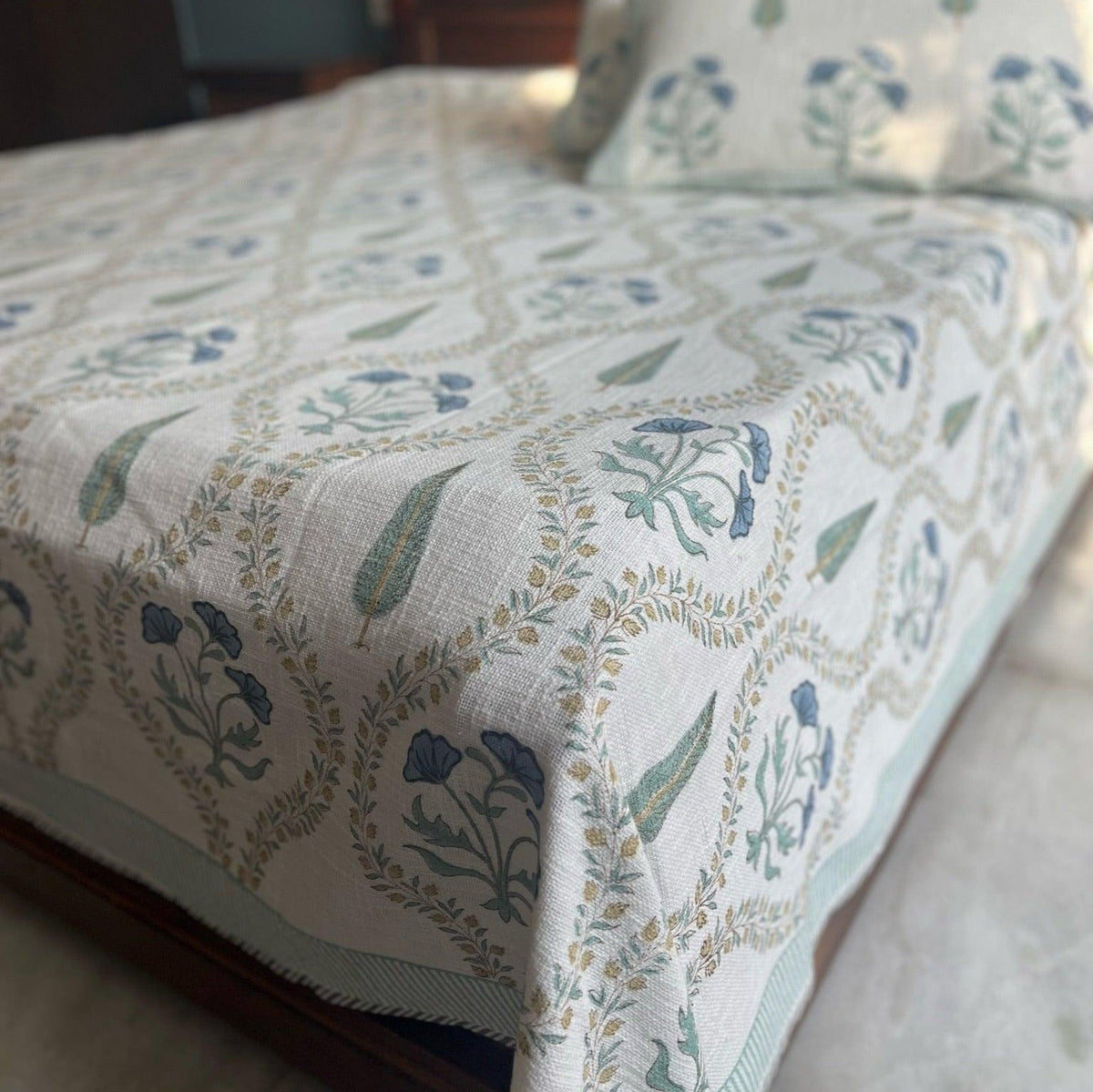 Cypress Jaal Handloom Bedcover